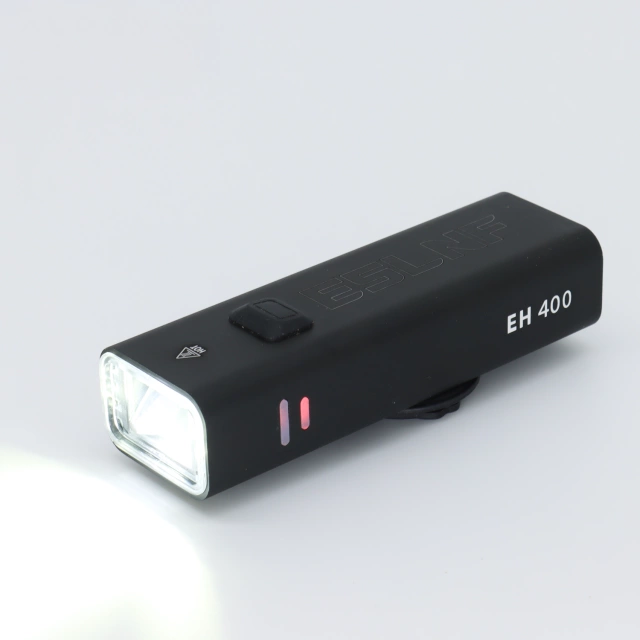 Predné LED svetlo na bicykel EH 400, nastaviteľné 400 LM, 2000 mAh, vodotesné, čierne