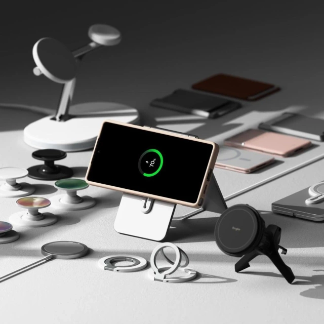 Silikonový pouzdro na Samsung Galaxy S25 Ultra s růžovým pískovým kroužkem a magnetickým MagSafe.