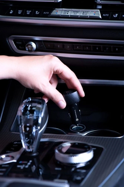 Forcell Carbon Autoladegerät QC 3.0 2xUSB 36W Schwarz