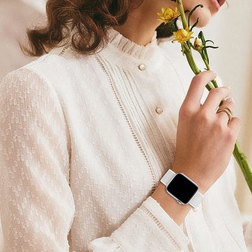 Nylonový remienok Alogy so suchým zipsom pre Apple Watch 1/2/3/4/5/6/7/8/SE/Ultra (42/44/45/49 mm) biely