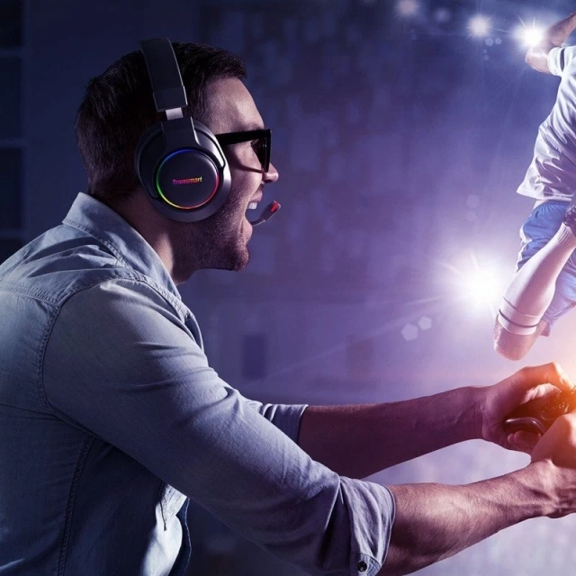 Дротові навколовушні USB-навушники Tronsmart Sparkle RGB з мікрофоном і пультом для геймерів чорні (467600)