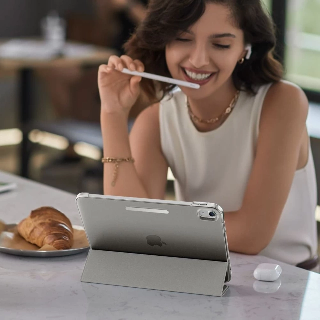 Esr ascend trifold ipad 10.9 2022 sivý