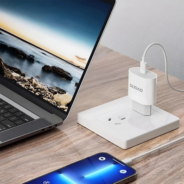 Настінний зарядний пристрій Dudao 20 Вт USB-C з кабелем - білий