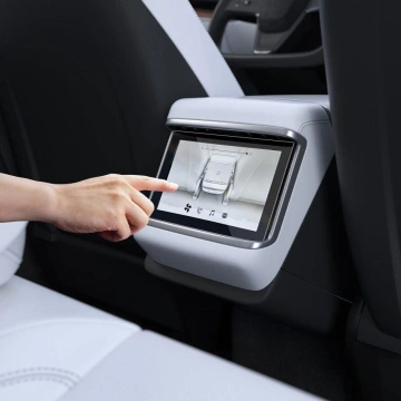 Tvrzené sklo Spigen Glas.tr Slim Tesla Model X 2022 / Model S 2021 černá