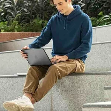 Pouzdro na notebook UNIQ Venture pro MacBook Air 13 (2018-2022) černá/půlnoční černá