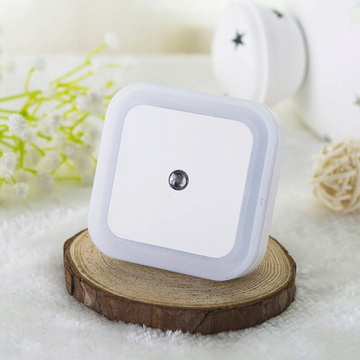 LED noční světlo se soumrakovým senzorem pro kontaktní bílé