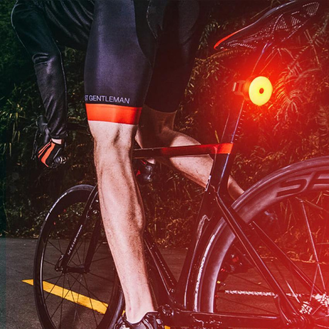 Lampka rowerowa Światło rowerowe Tylne czerwone LED pod siodełko Migająca lampa na rower tył
