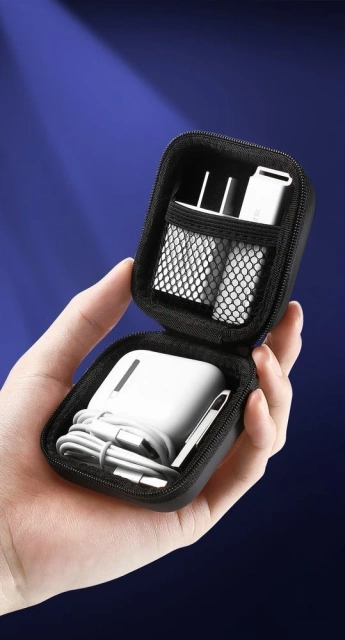 UGREEN Case Etui für Kopfhörer 8 cm x 8 cm schwarz (40816)