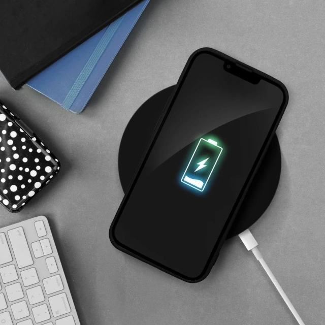 SILIKÓNOVÉ puzdro pre Apple iPhone 15, čierne