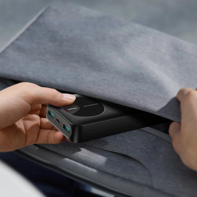 Powerbank Joyroom 20000mAh 2.4A 2x USB-A 1x USB-C - чорний