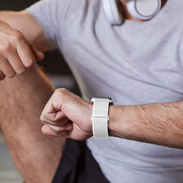 Нейлоновий ремінець Alogy з липучкою для Apple Watch 1/2/3/4/5/6/7/8/SE (38/40/41 мм) Білий