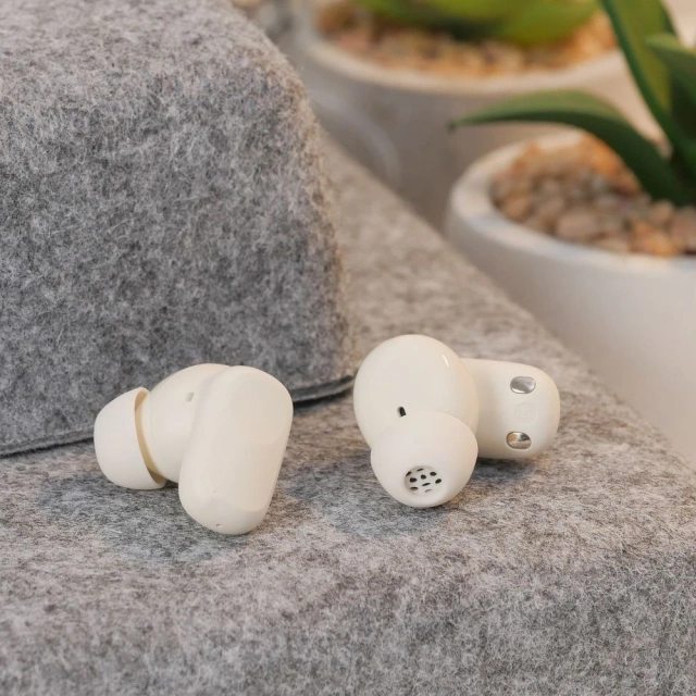 Зарядний чохол для бездротових Bluetooth-навушники HOCO TWS EQ19 білого кольору