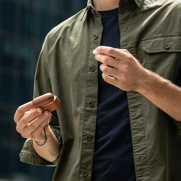 Ochranné pouzdro na sluchátka UNIQ Vencer pro AirPods Pro 2. generace z pravé kůže zelená/lišejník zelená