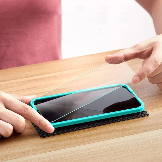 ESR-Bildschirmschutz aus gehärtetem Glas für Apple iPhone 14 Pro Max Clear