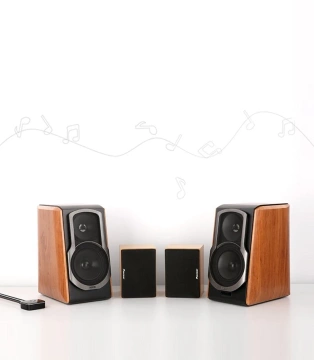 Перехідник UGREEN Bluetooth 5.1 receiver aptX 2RCA / 3.5 mm mini jack black (40759)