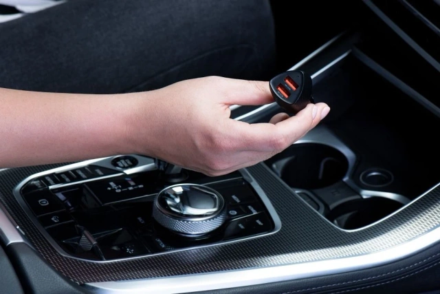 Autonabíjačka Forcell Carbon QC 3.0 2xUSB 36W čierna