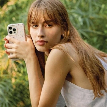 Etui do iPhone 15 Pro Max UNIQ Coehl Prairie Beżowe Kwiaty