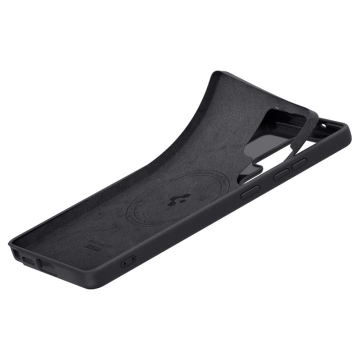 Silikonový pouzdro Spigen pro Samsung Galaxy S25 Ultra, černé, s magnetem MagSafe.