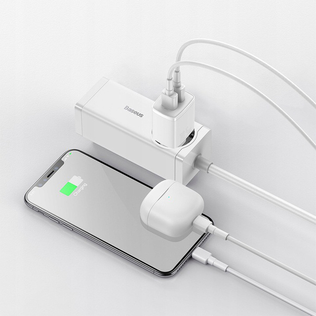 Starkes Ladegerät Baseus Compact 2x USB 2.1A 10.5W Weiß