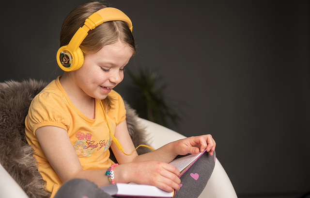 BuddyPhones Explore Plus wired headphones for children (yellow)