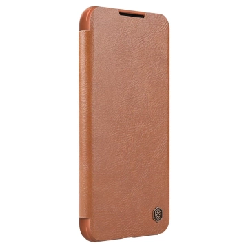 Nillkin Qin Leather Pro Case Cover pro Samsung Galaxy S22 (S22 Plus) Ochranný kryt pouzdra na fotoaparát Flip Cover Hnědý