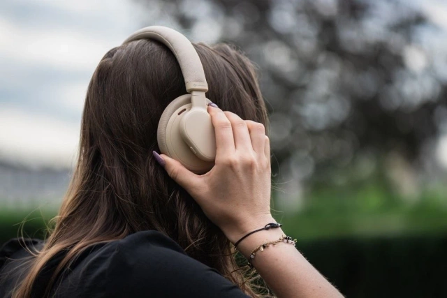 Forcell F-Audio ANC Touch Beat Kabellose On-Ear-Kopfhörer Beige