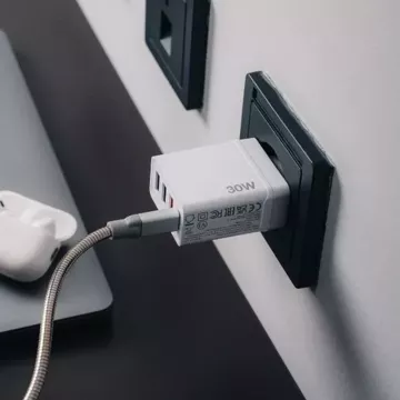 Verbatim Ładowarka sieciowa 30W 3xUSB-A/ USB-C PD 3.0 Biała