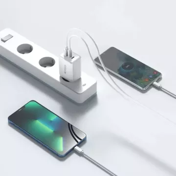 C65W 3-PORTOVÁ sieťová nabíjačka PD65W/QC3.0 2-USB-C porty 1 USB-A port Čierny