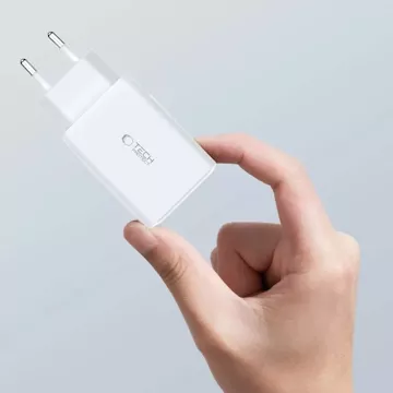 C65W 3-PORTOVÁ sieťová nabíjačka PD65W/QC3.0 2-USB-C porty 1 USB-A port Čierny