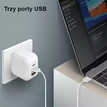 UNIQ Nástenná nabíjačka Verge Pro 66W Gan USB-C biela/cloud biela