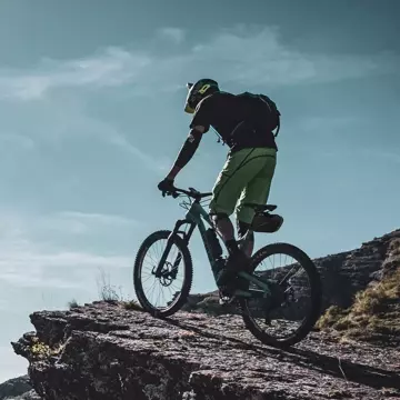 Vodotesný vak na bicykel Wozinsky 1,5 l čierny (WBB27BK)