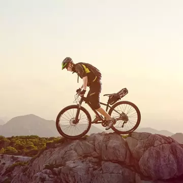 Wozinsky priestranná taška na bicykel podsedlová taška veľká 12 l čierna (WBB9BK)